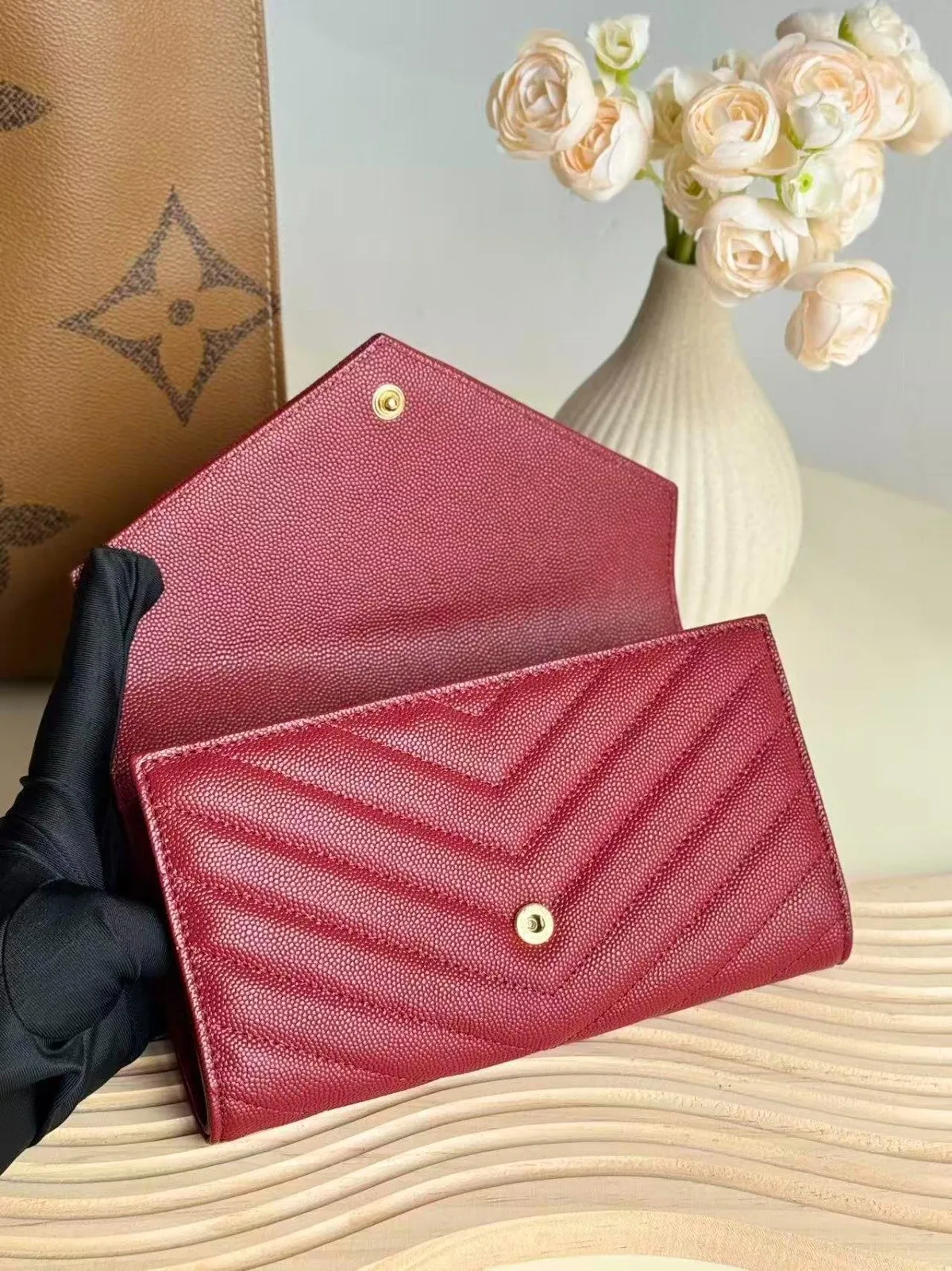 Cassandre Matelassé Caviar 19 cm – Bild 3