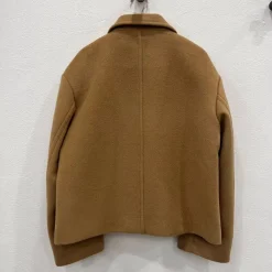 Oversized Worn Braun 3