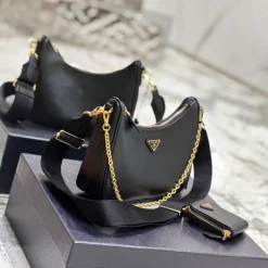 Re-Edition 2005 Saffiano Schwarz 22 cm 3