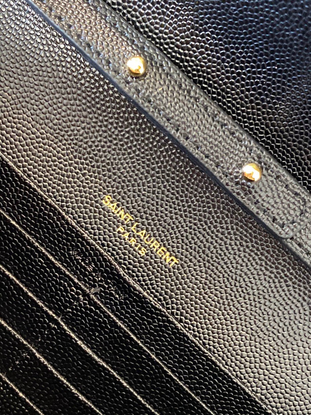 Chain Wallet Schwarz und Gold – Bild 6
