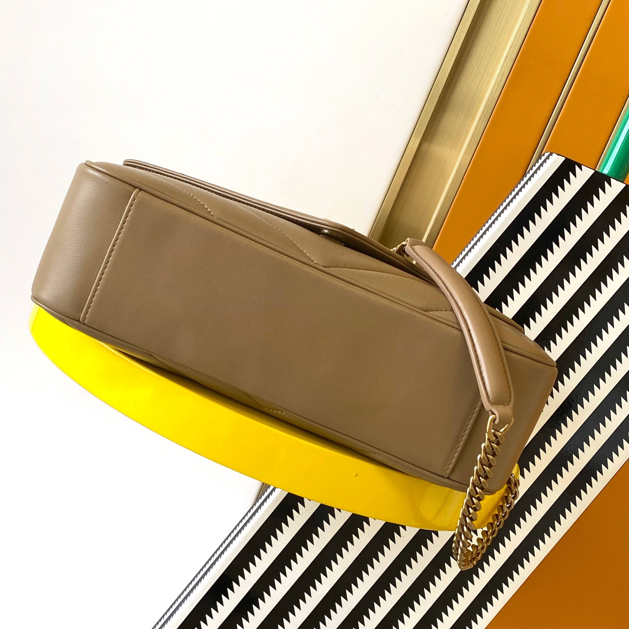 Medium LouLou Hellbraun und Gold – Bild 6