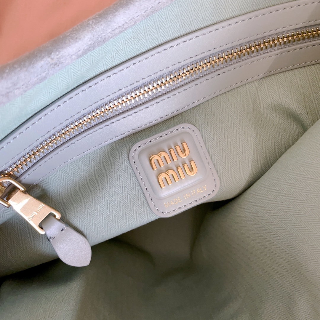 IVY Tasche aus Wildleder Puderblau – Bild 8