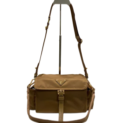 Explore Medium Re-Nylon Shoulder Bag With Flap Zimt