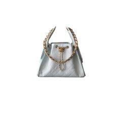 Kleine 25 Tasche Genarbtes Kalbsleder Goldfarbenes Metall  Hellblau