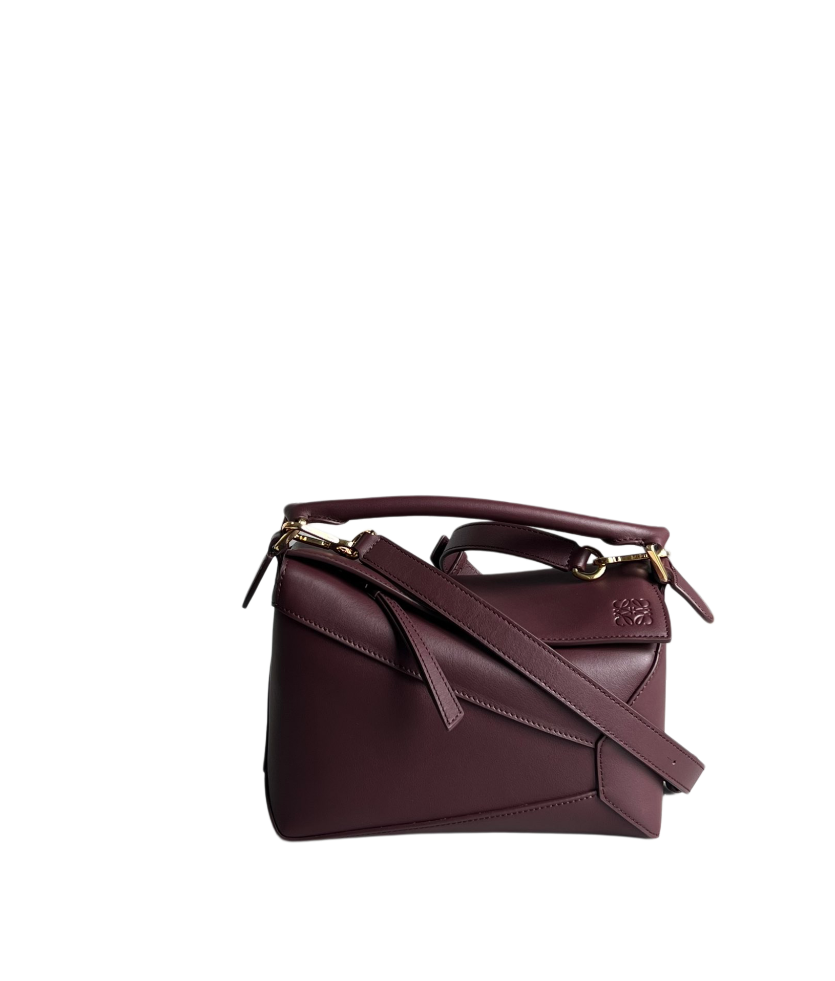 Kleine Puzzle Tasche Aus Weichem Genarbtem Kalbsleder Goldfarbenem Metall Rotwein