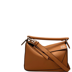 Kleine Puzzle Tasche Aus Weichem Genarbtem Kalbsleder Goldfarbenem Metall Hellbraun Weiß