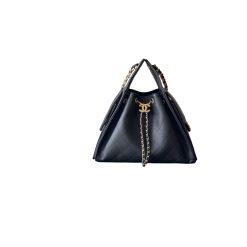 Kleine 25 Tasche  Genarbtes Kalbsleder Goldfarbenes Metall Schwarz