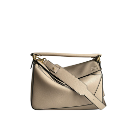 Mittelgroße Puzzle Edge Tasche Aus Weichem Genarbtem Kalbsleder Goldfarbenem Metall Haselnuss