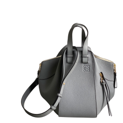 Kleine Hammock Tasche Aus Weichem Genarbtem Kalbsleder Goldfarbenem Metall Grau 29x14x26cm