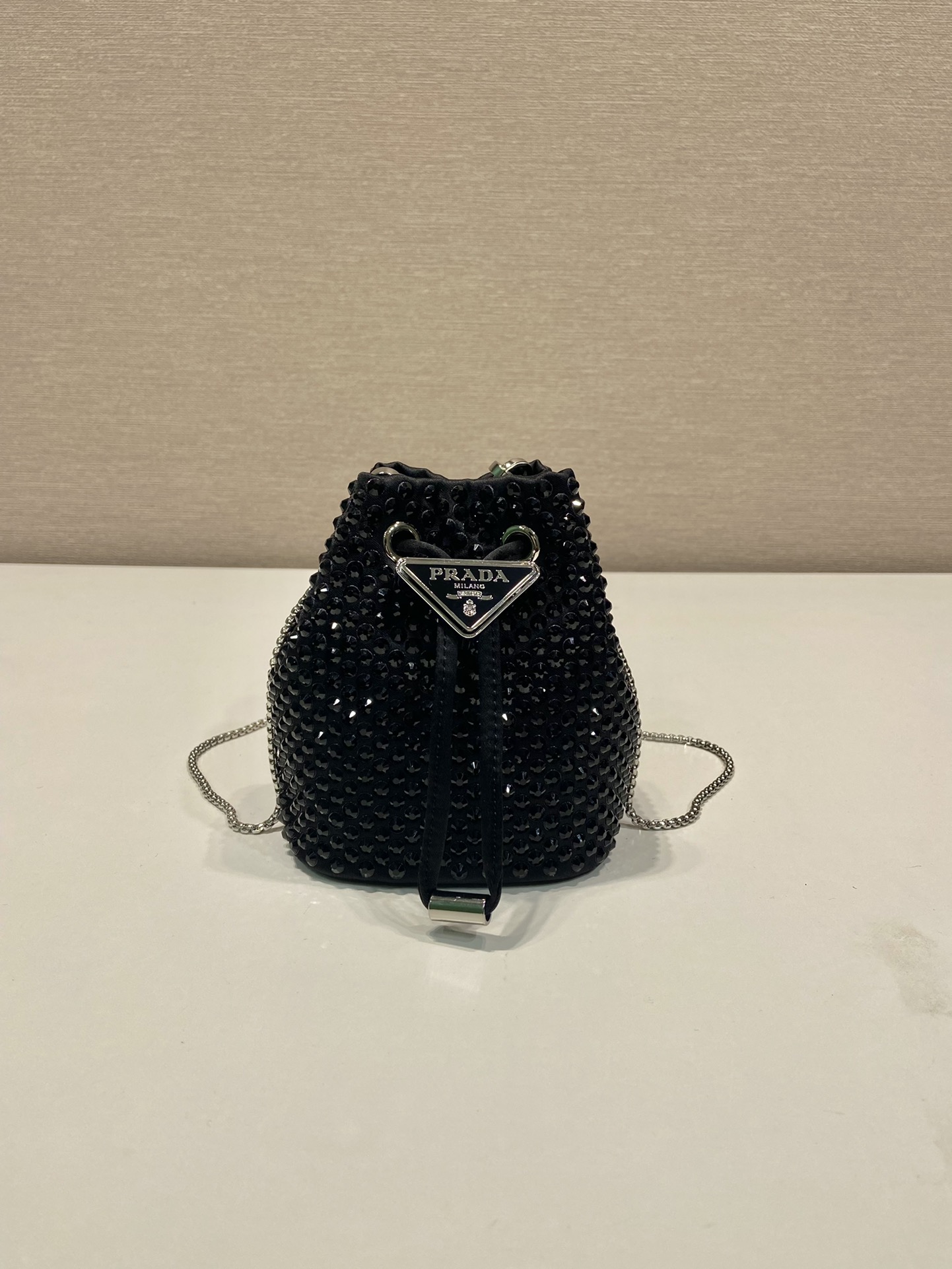 Galleria Mini Bag Aus Satin Mit Kristallen Schwarz – Bild 3