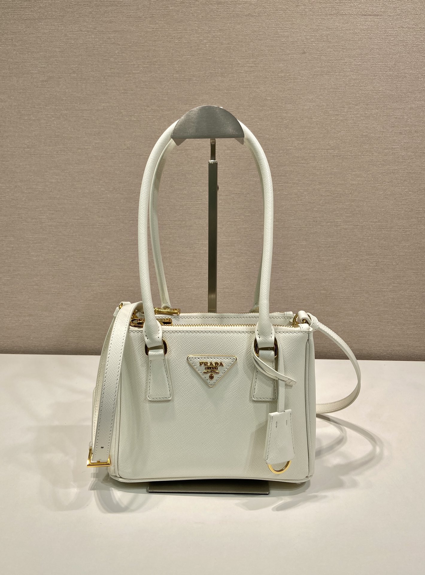 Galleria Mini Bag Aus Saffiano-Leder Weiss – Bild 3