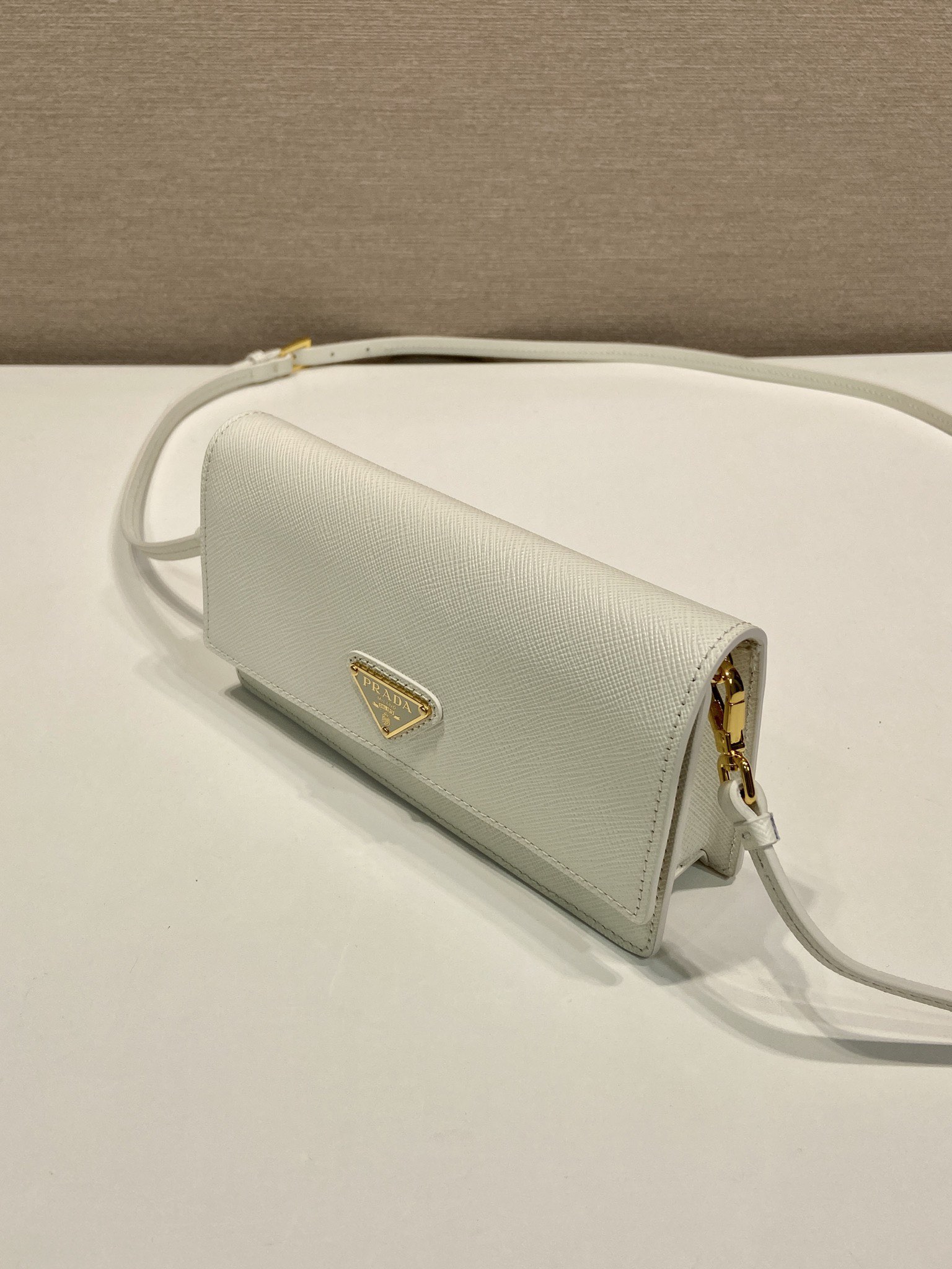 Mini Bag Aus Saffiano-Leder Weiss – Bild 8
