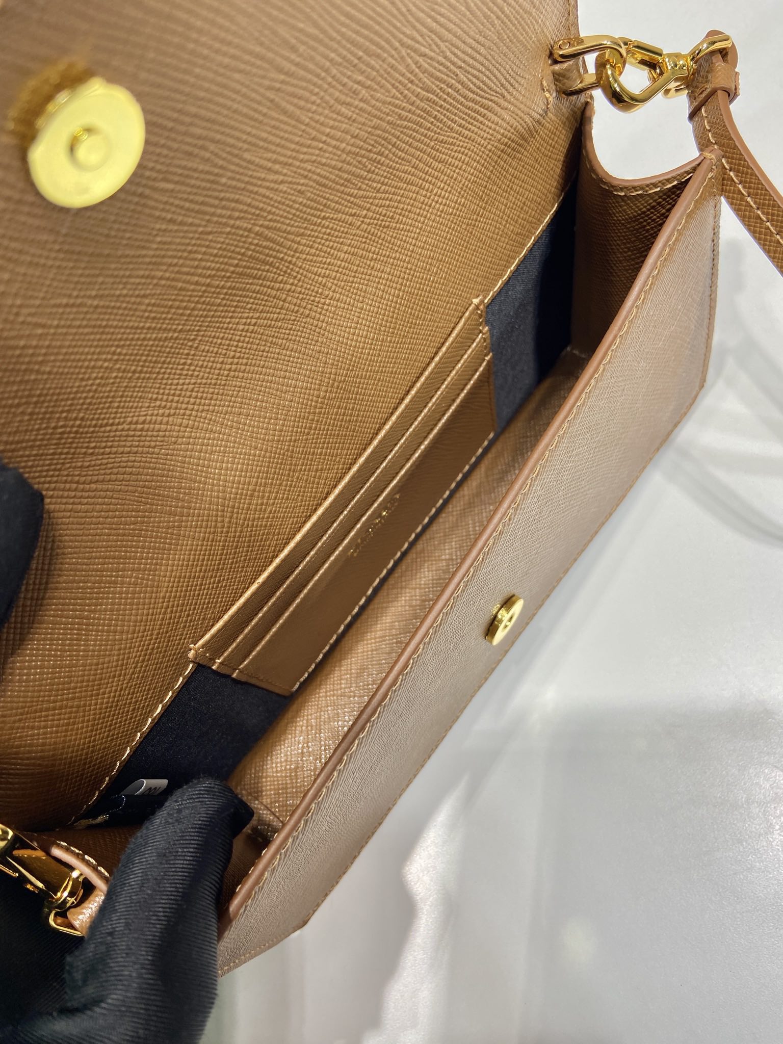 Mini Bag Aus Saffiano-Leder Natur – Bild 8