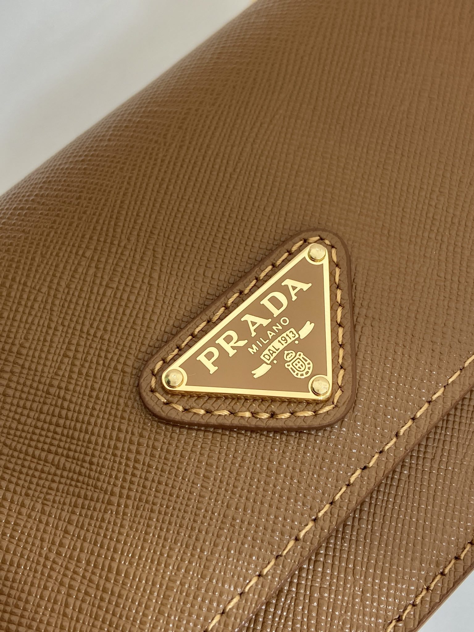 Mini Bag Aus Saffiano-Leder Natur – Bild 5