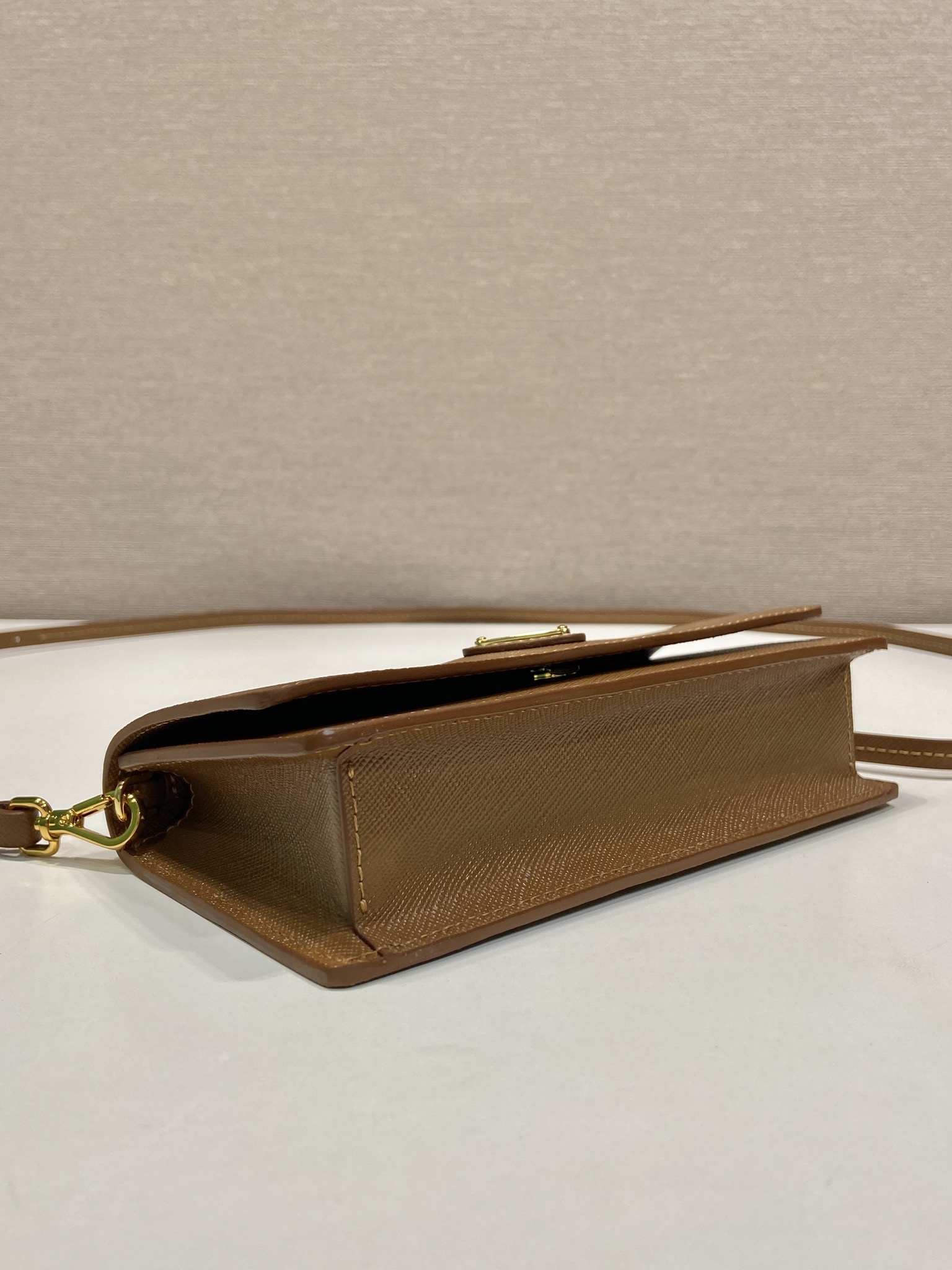 Mini Bag Aus Saffiano-Leder Natur – Bild 6
