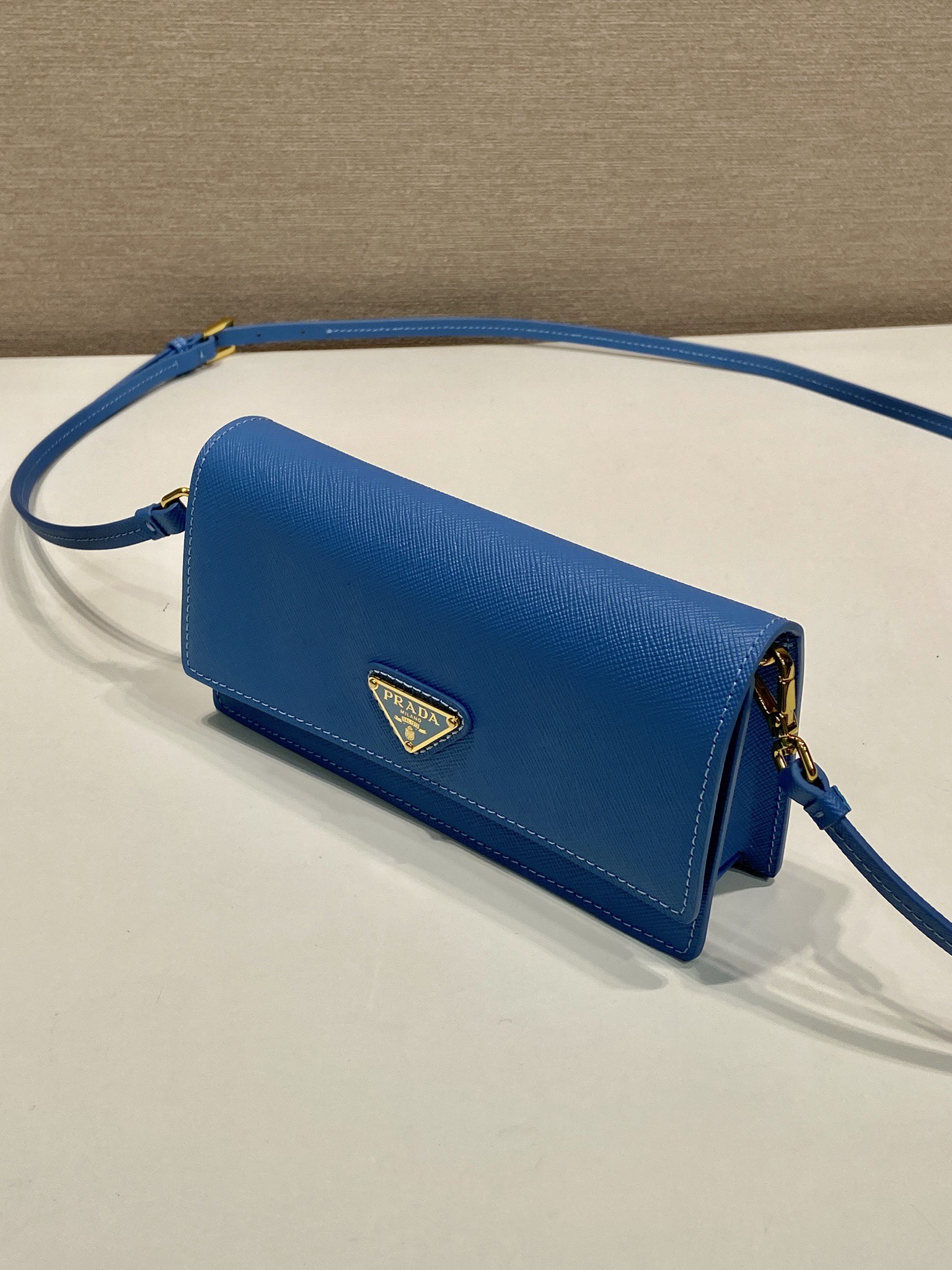 Mini Bag Aus Saffiano-Leder Astralblau – Bild 6