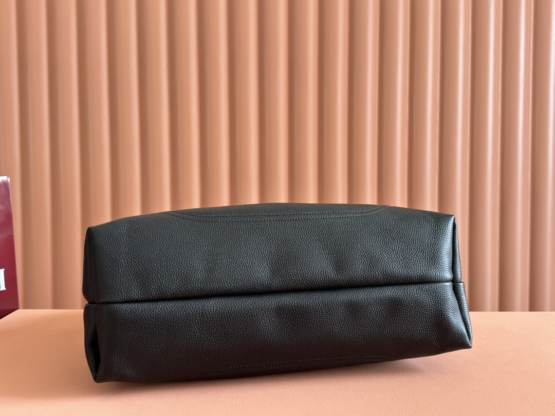 Softbit Maxi Schultertasche Schwarzes Genarbtes Leder – Bild 8