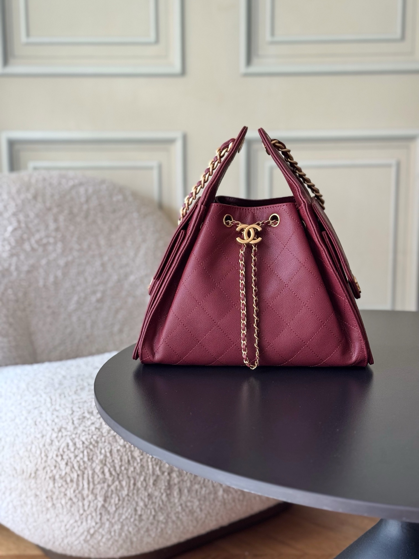 Kleine 25 Tasche Genarbtes Kalbsleder Goldfarbenes Metall Bordeaux – Bild 3