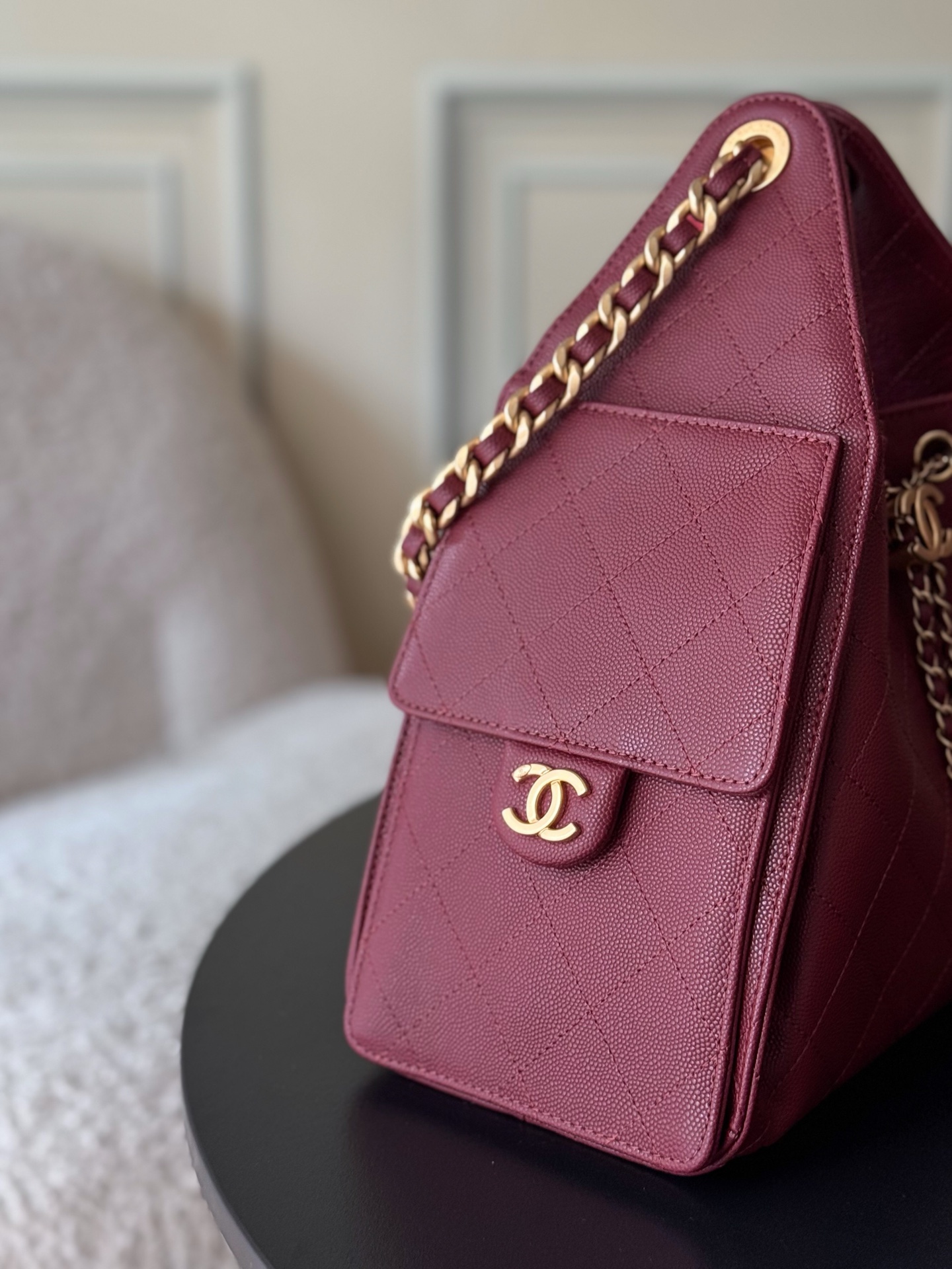 Kleine 25 Tasche Genarbtes Kalbsleder Goldfarbenes Metall Bordeaux – Bild 9