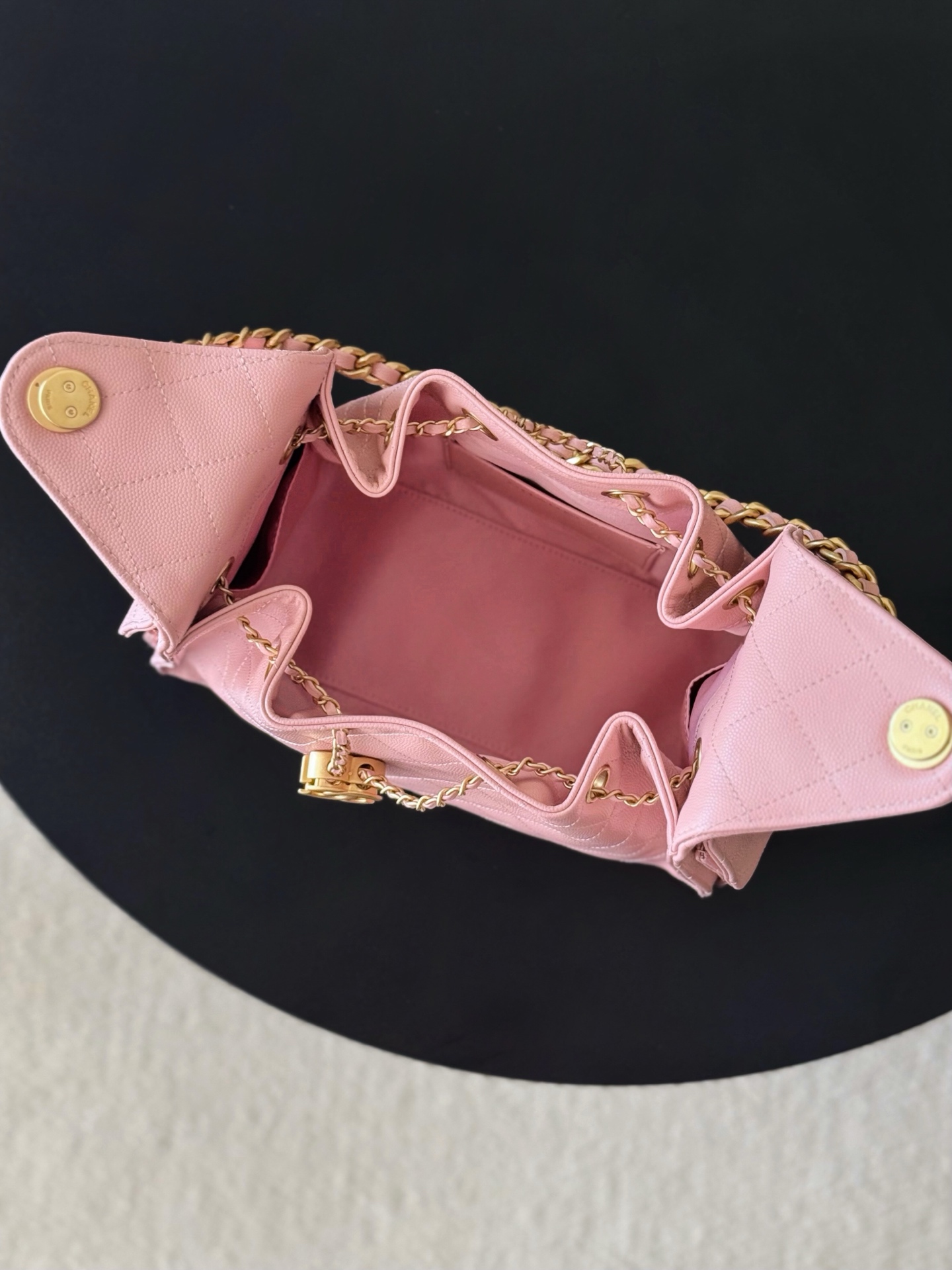 Kleine 25 Tasche Genarbtes Kalbsleder Goldfarbenes Metall Rose – Bild 9