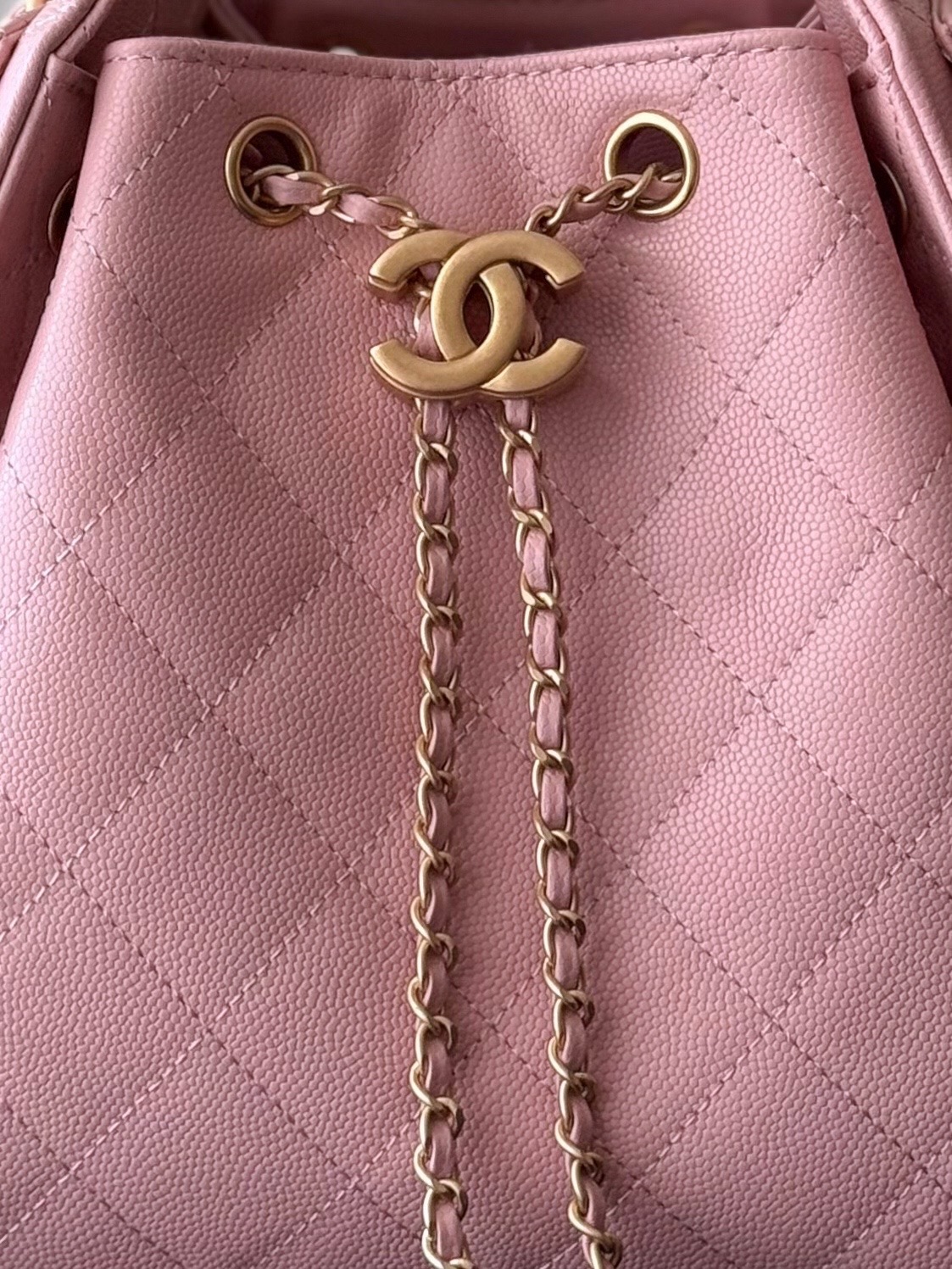 Kleine 25 Tasche Genarbtes Kalbsleder Goldfarbenes Metall Rose – Bild 5