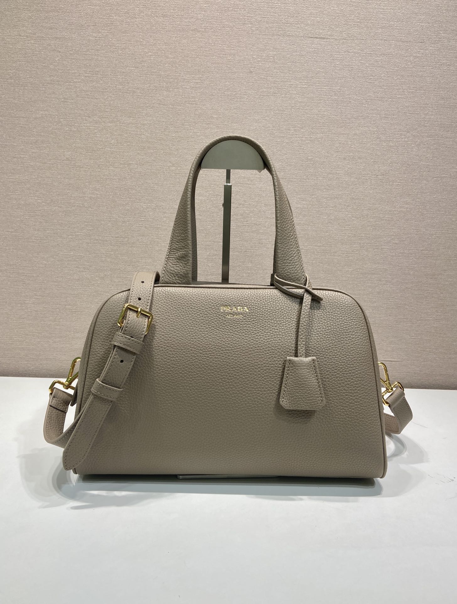 Große Henkeltasche Aus Leder Lehmgrau – Bild 3